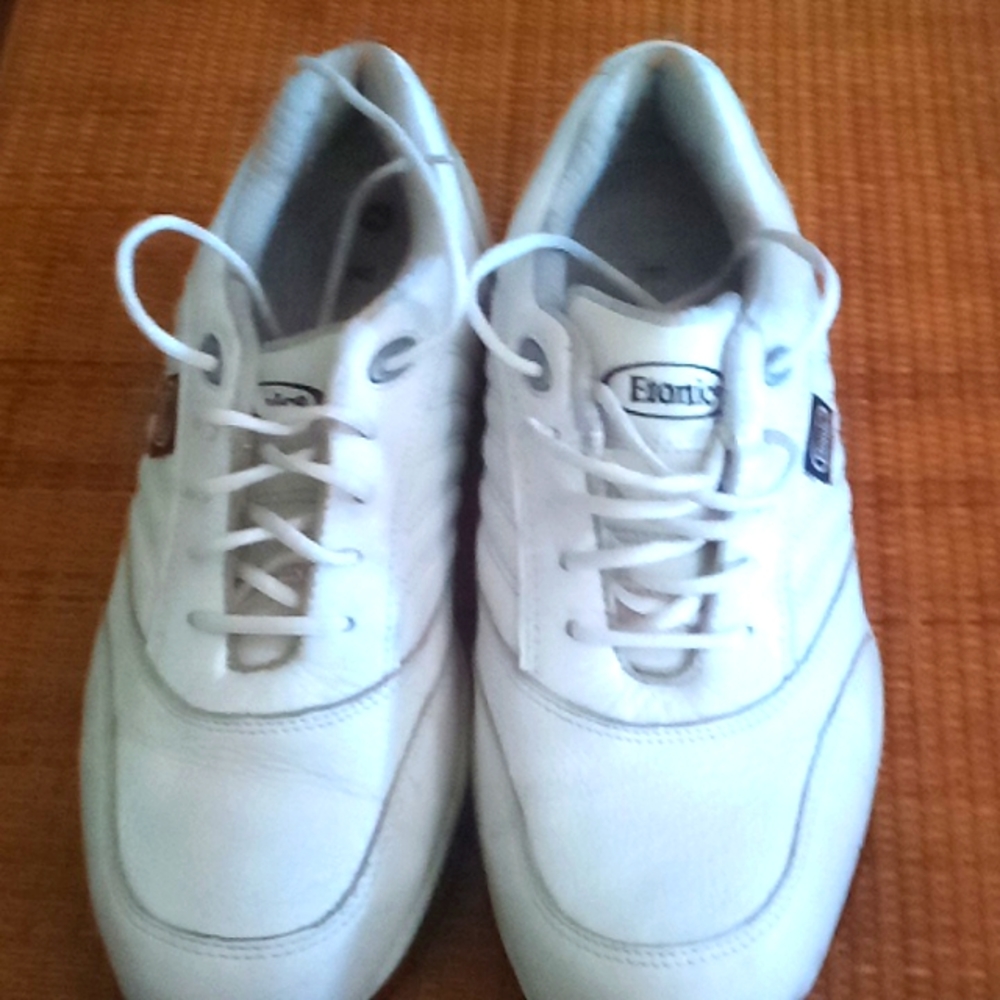 Etonic golf shoes gently worn And In Good Condition